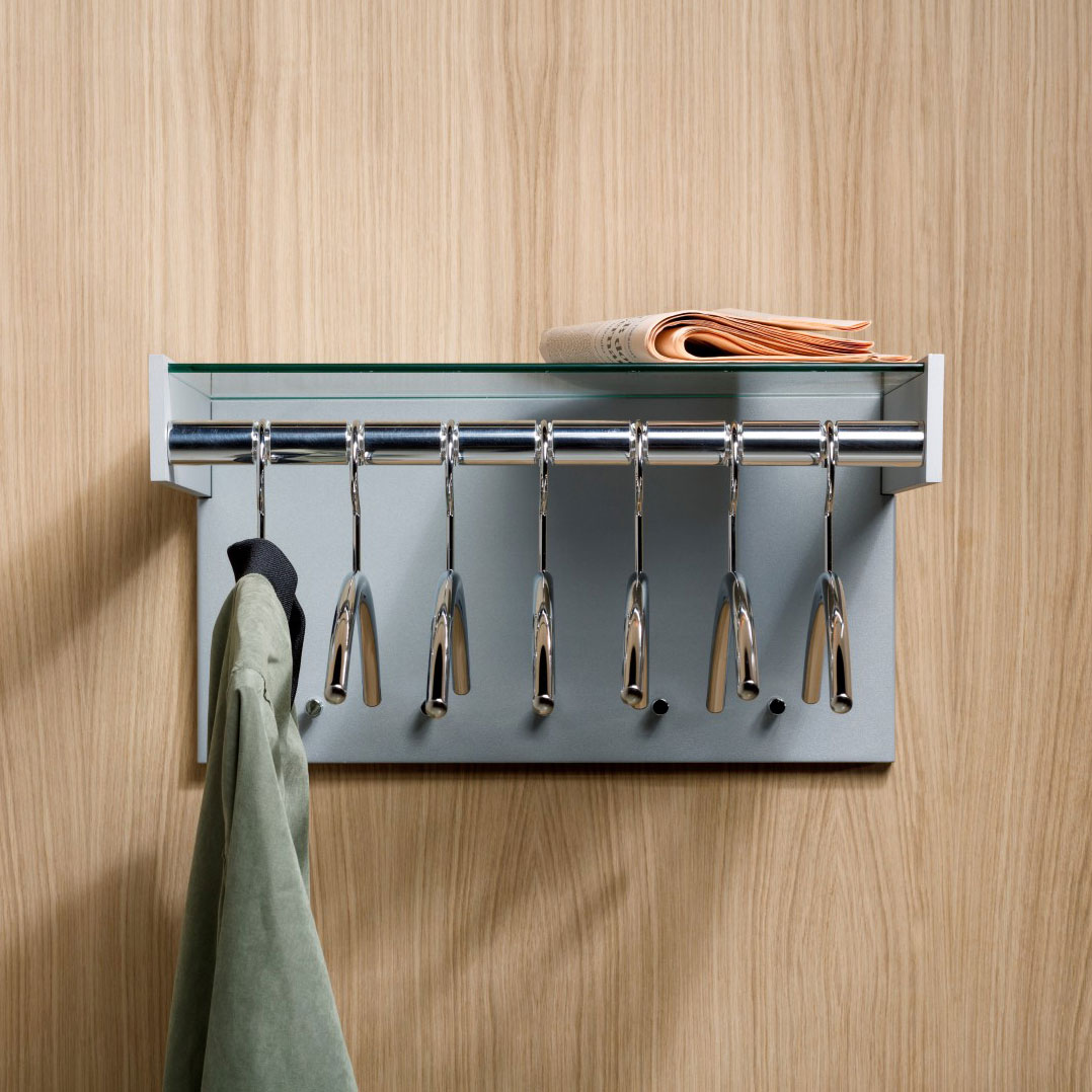 Cascando HANGON 12 Wandgarderobe aus poliertem Aluminium